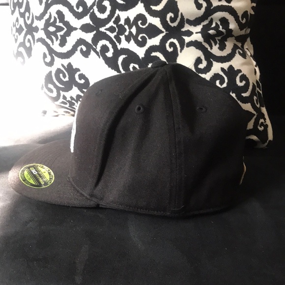 Big 3 Fitted hat PRELOVED  Power cap - Picture 5 of 8